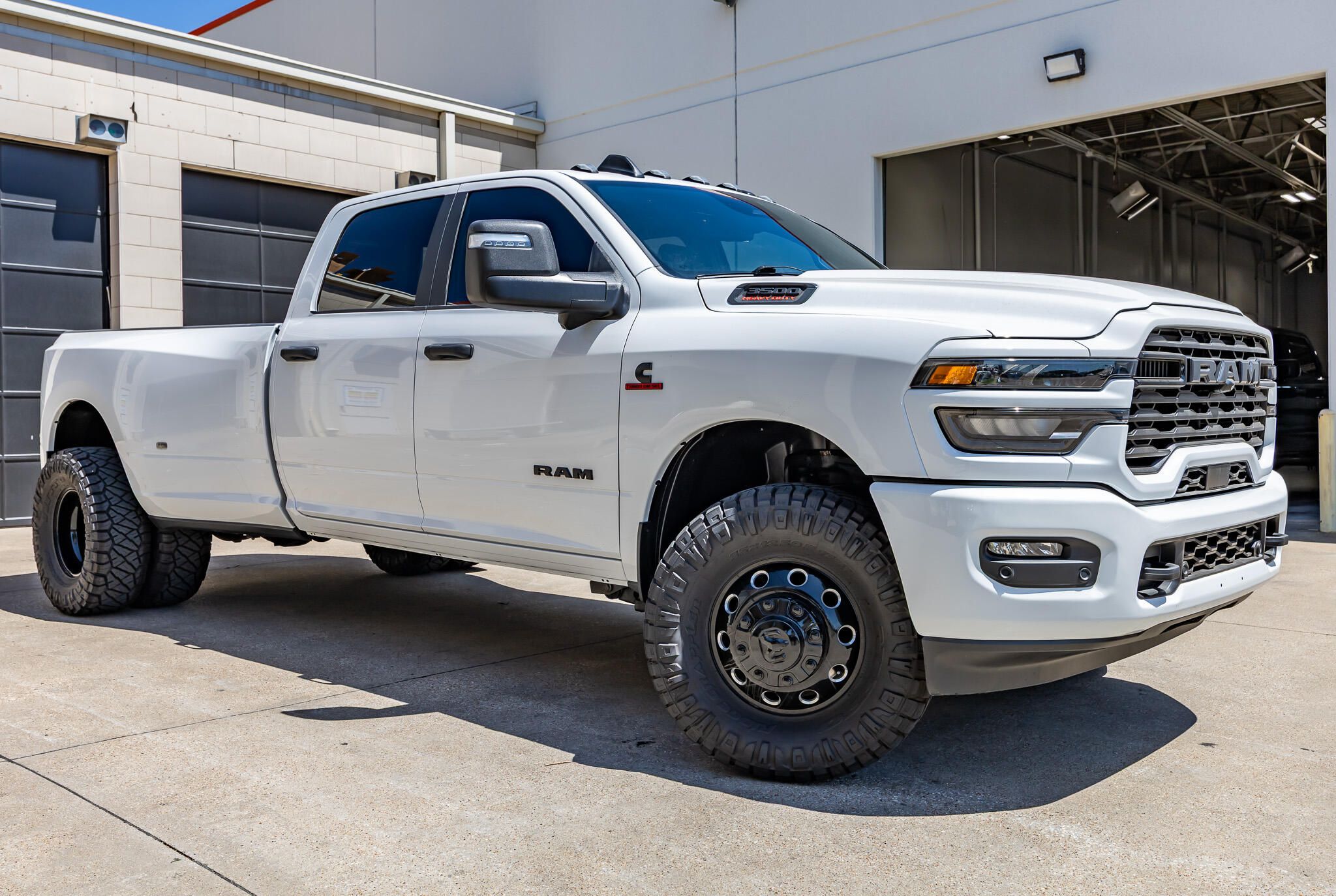 ram ram 3500 pickup 2025 3C63RRHL2SG520034 image ram ram 3500 pickup 2025 3C63RRHL2SG520034 image